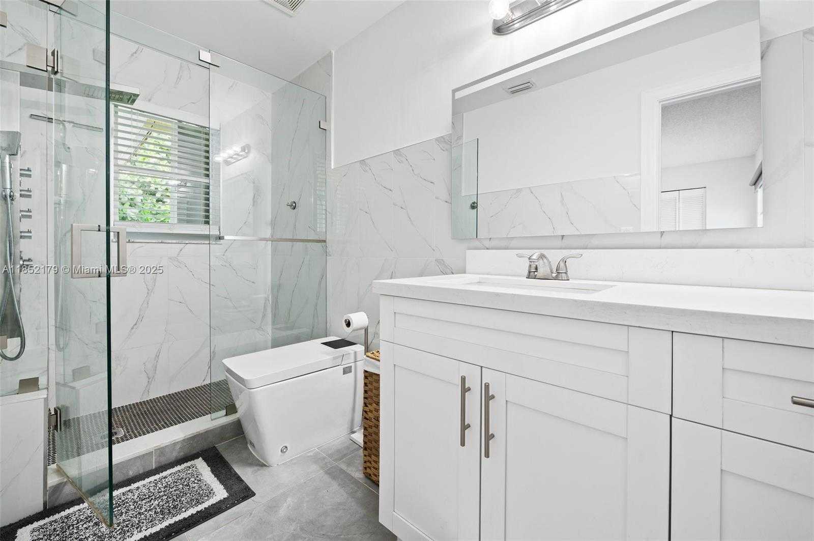 Small Image of 765 BAYSIDE LN, Weston Number 23