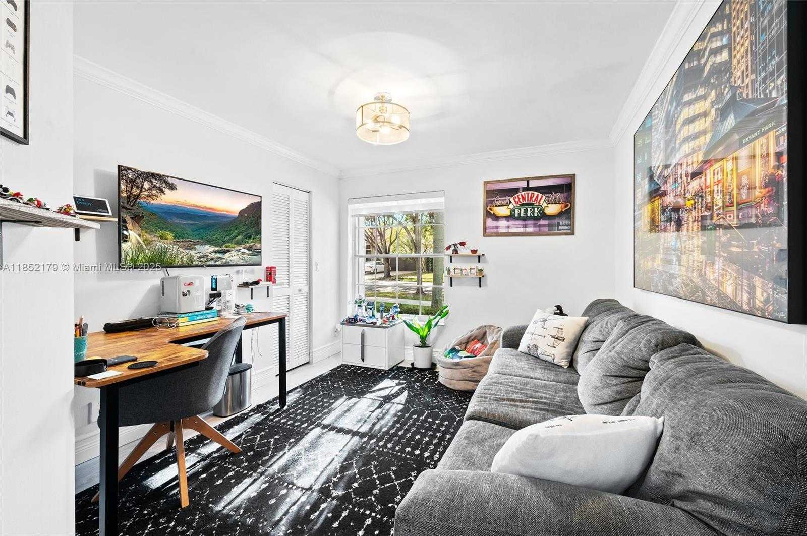 Small Image of 765 BAYSIDE LN, Weston Number 24