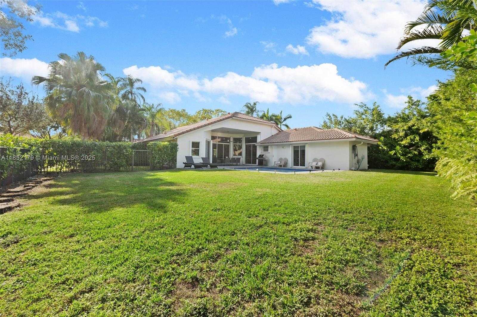 Small Image of 765 BAYSIDE LN, Weston Number 28