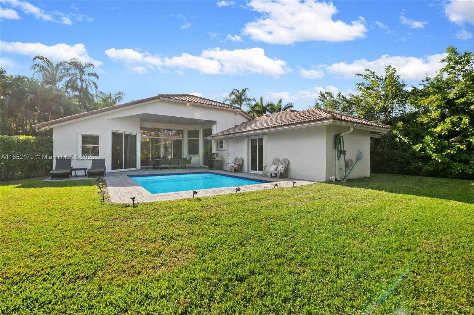 Small Image of 765 BAYSIDE LN, Weston Number 29