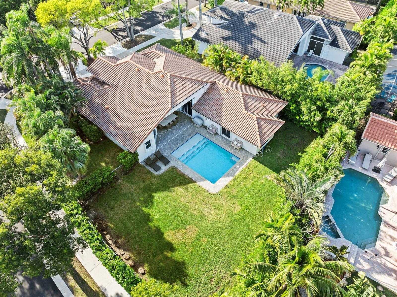 Small Image of 765 BAYSIDE LN, Weston Number 30