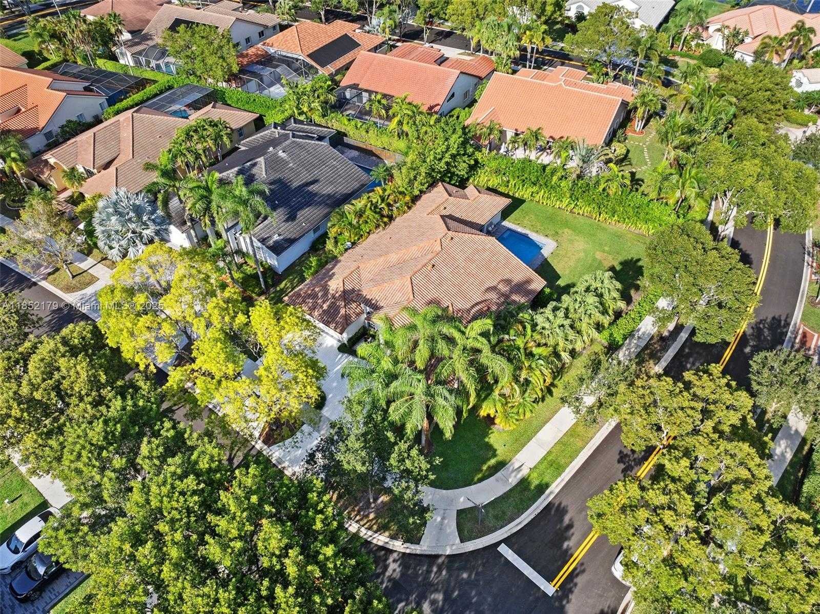 Small Image of 765 BAYSIDE LN, Weston Number 33