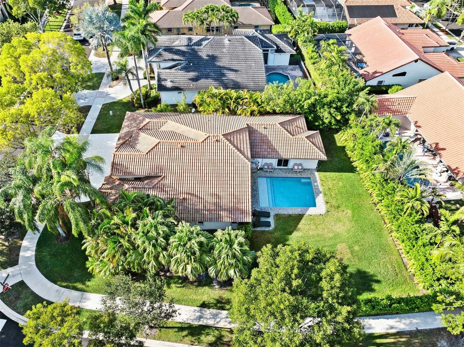 Small Image of 765 BAYSIDE LN, Weston Number 36