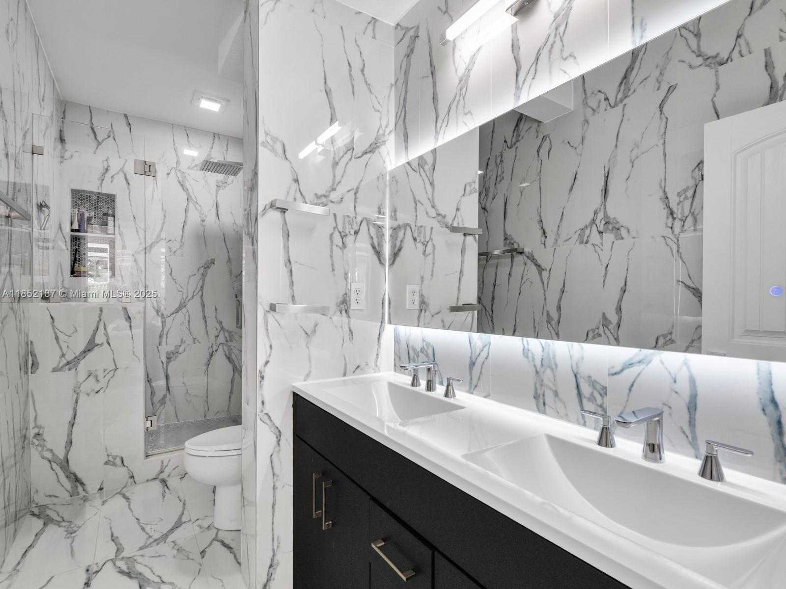 Small Image of 8956 SOUTH WEST 215TH LN, Cutler Bay Number 18
