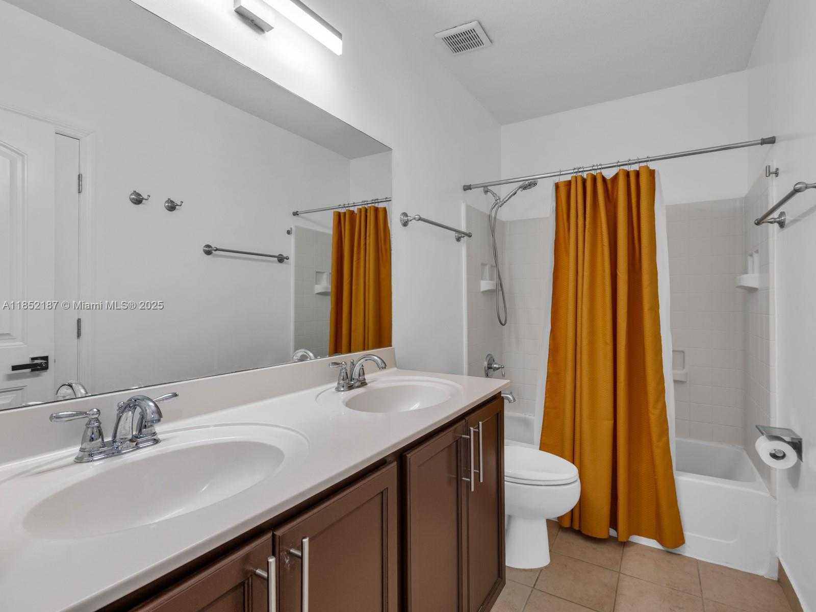 Small Image of 8956 SOUTH WEST 215TH LN, Cutler Bay Number 21