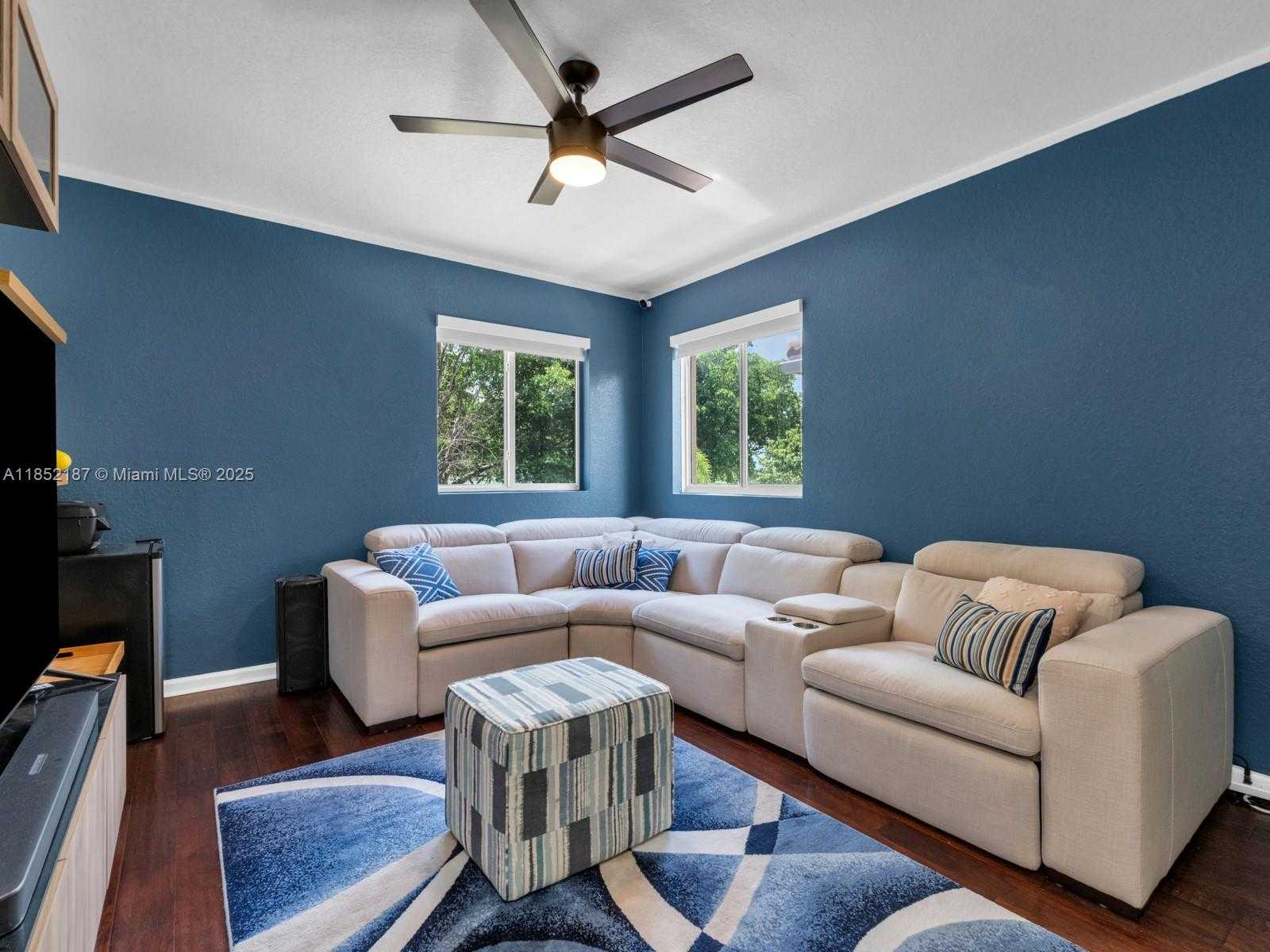 Small Image of 8956 SOUTH WEST 215TH LN, Cutler Bay Number 25