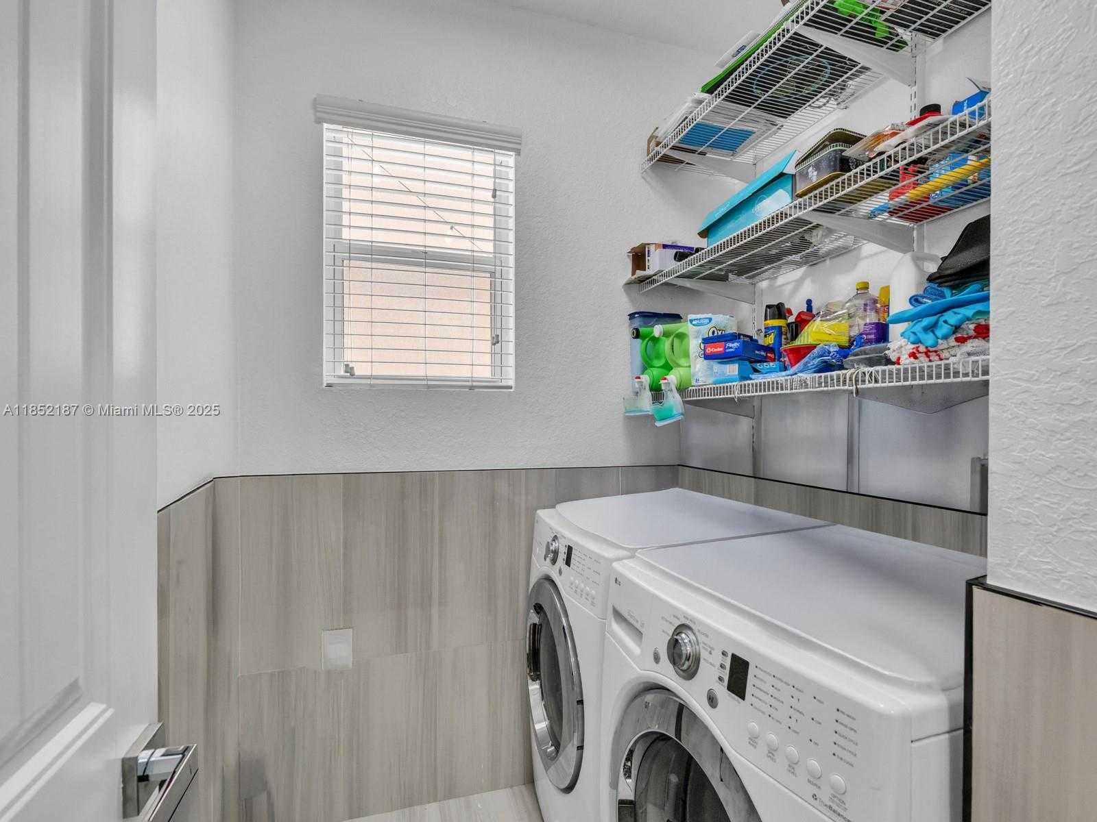Small Image of 8956 SOUTH WEST 215TH LN, Cutler Bay Number 26