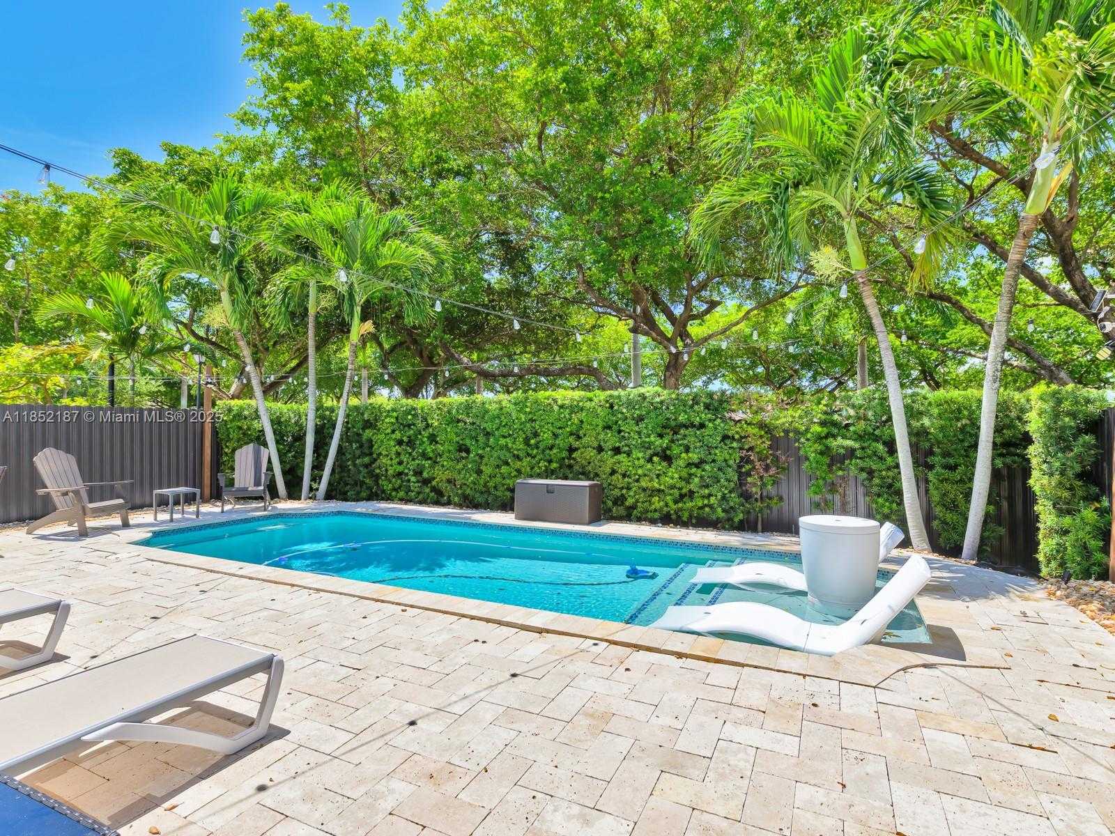 Small Image of 8956 SOUTH WEST 215TH LN, Cutler Bay Number 28