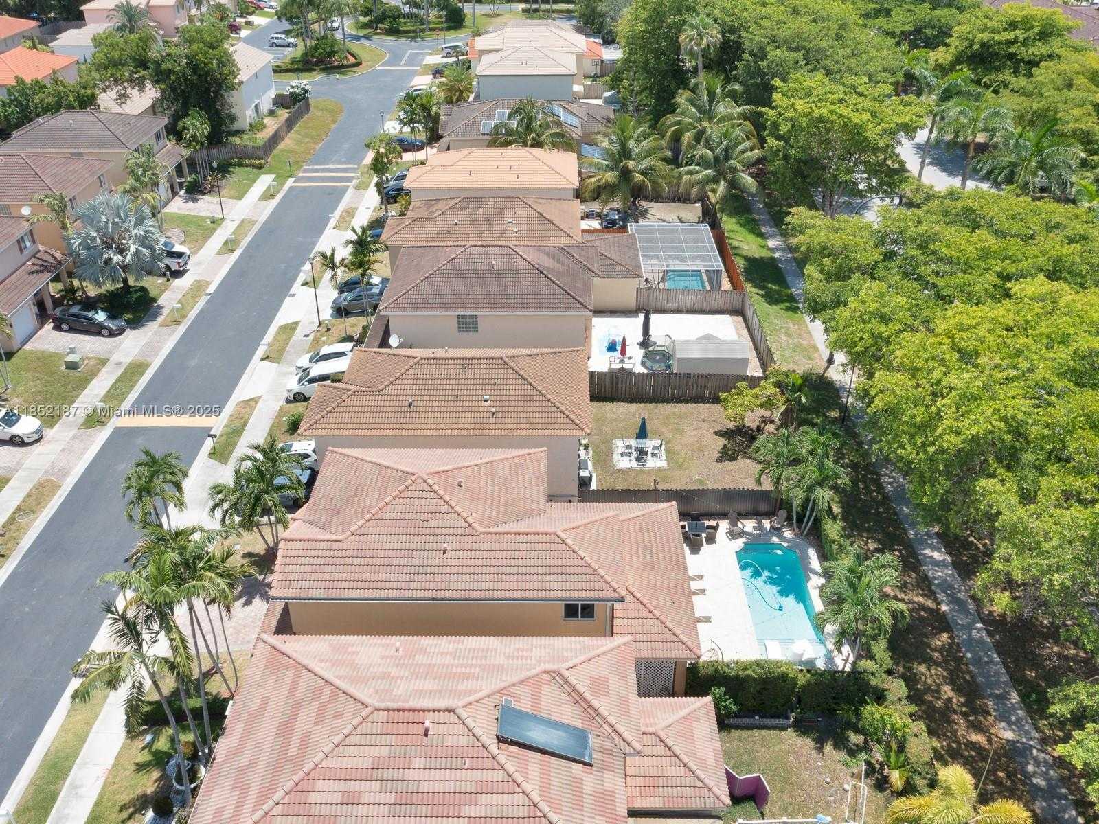 Small Image of 8956 SOUTH WEST 215TH LN, Cutler Bay Number 29