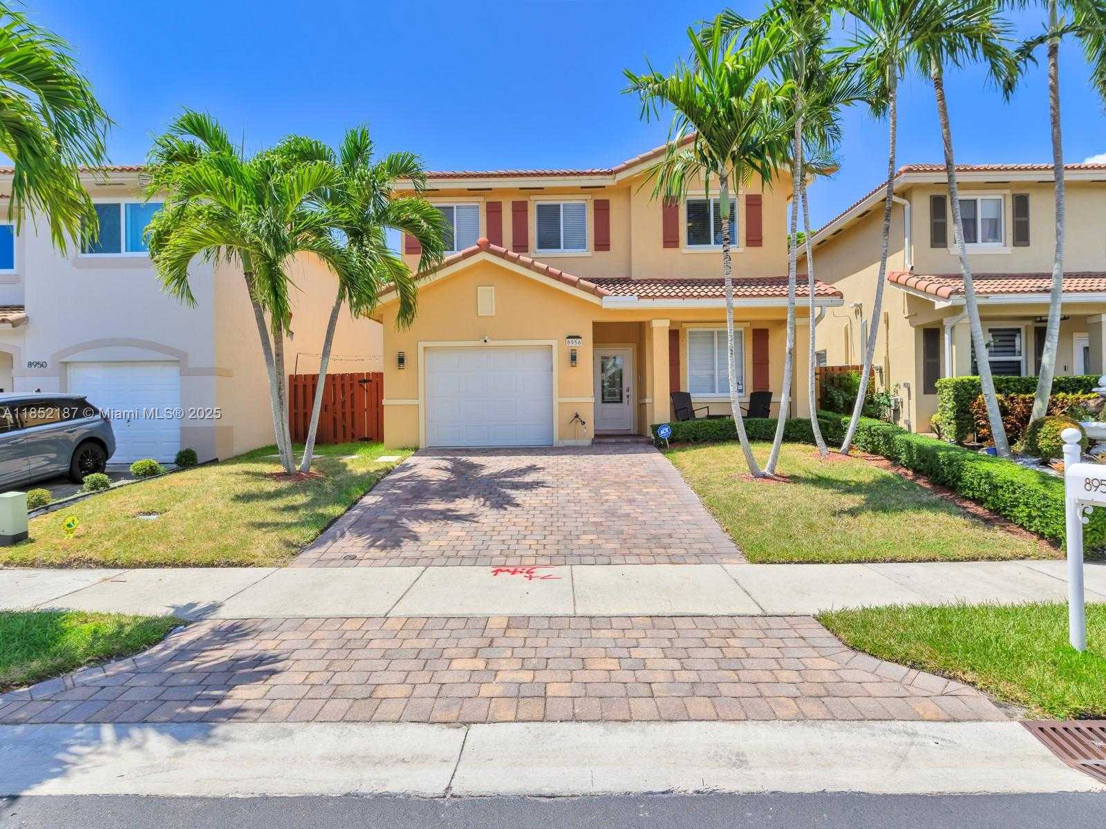 Small Image of 8956 SOUTH WEST 215TH LN, Cutler Bay Number 33