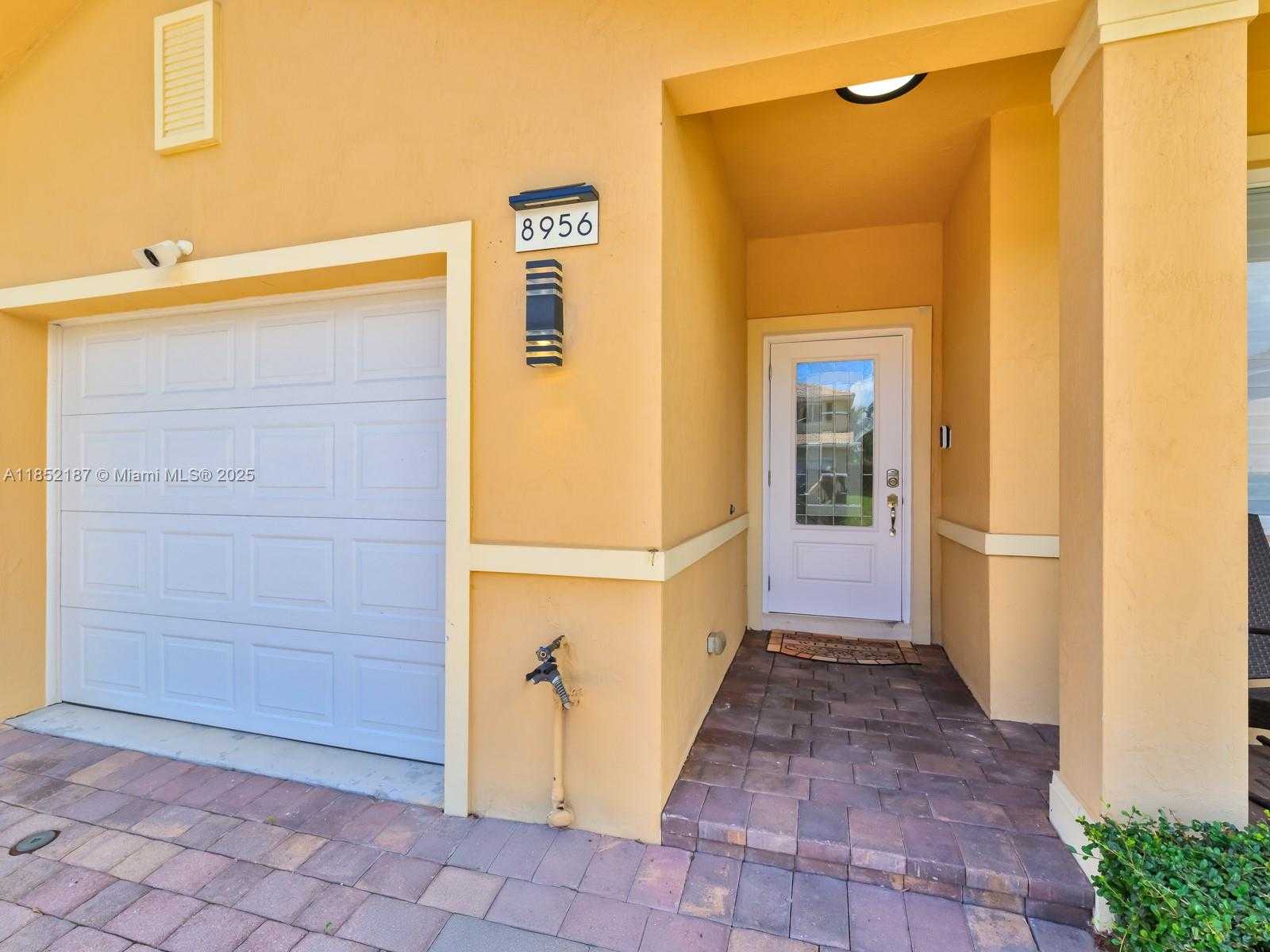 Small Image of 8956 SOUTH WEST 215TH LN, Cutler Bay Number 35