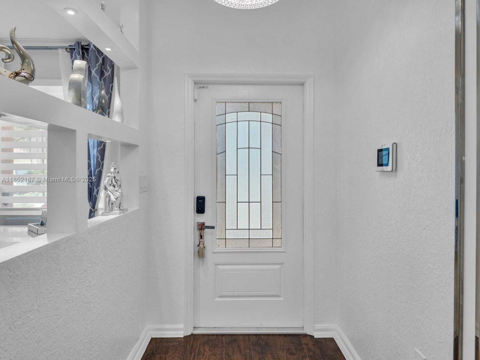 Small Image of 8956 SOUTH WEST 215TH LN, Cutler Bay Number 38