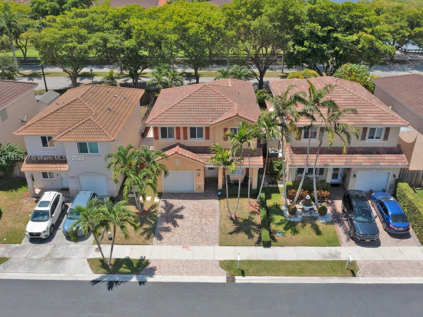 Small Image of 8956 SOUTH WEST 215TH LN, Cutler Bay Number 39