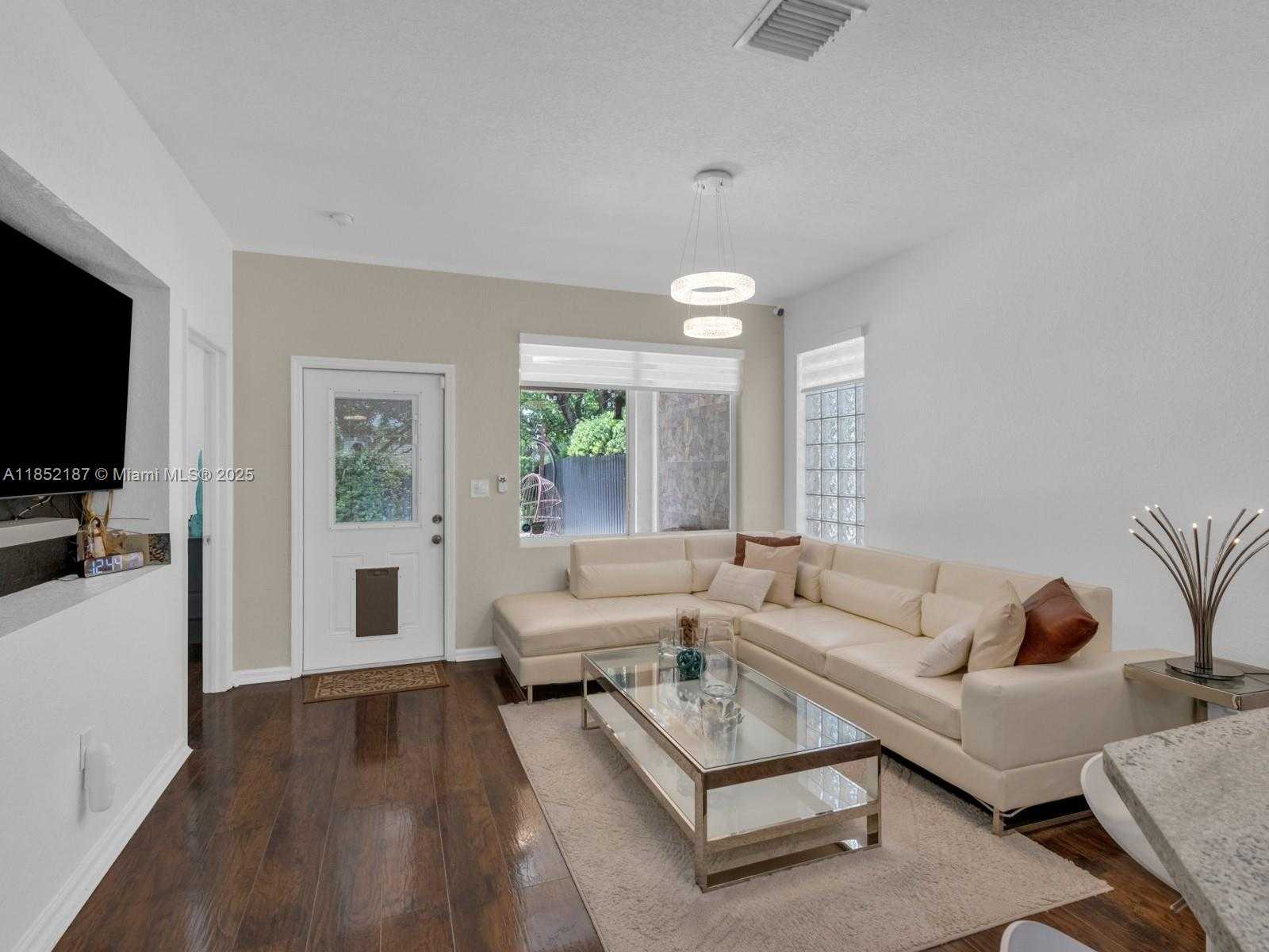 Small Image of 8956 SOUTH WEST 215TH LN, Cutler Bay Number 8