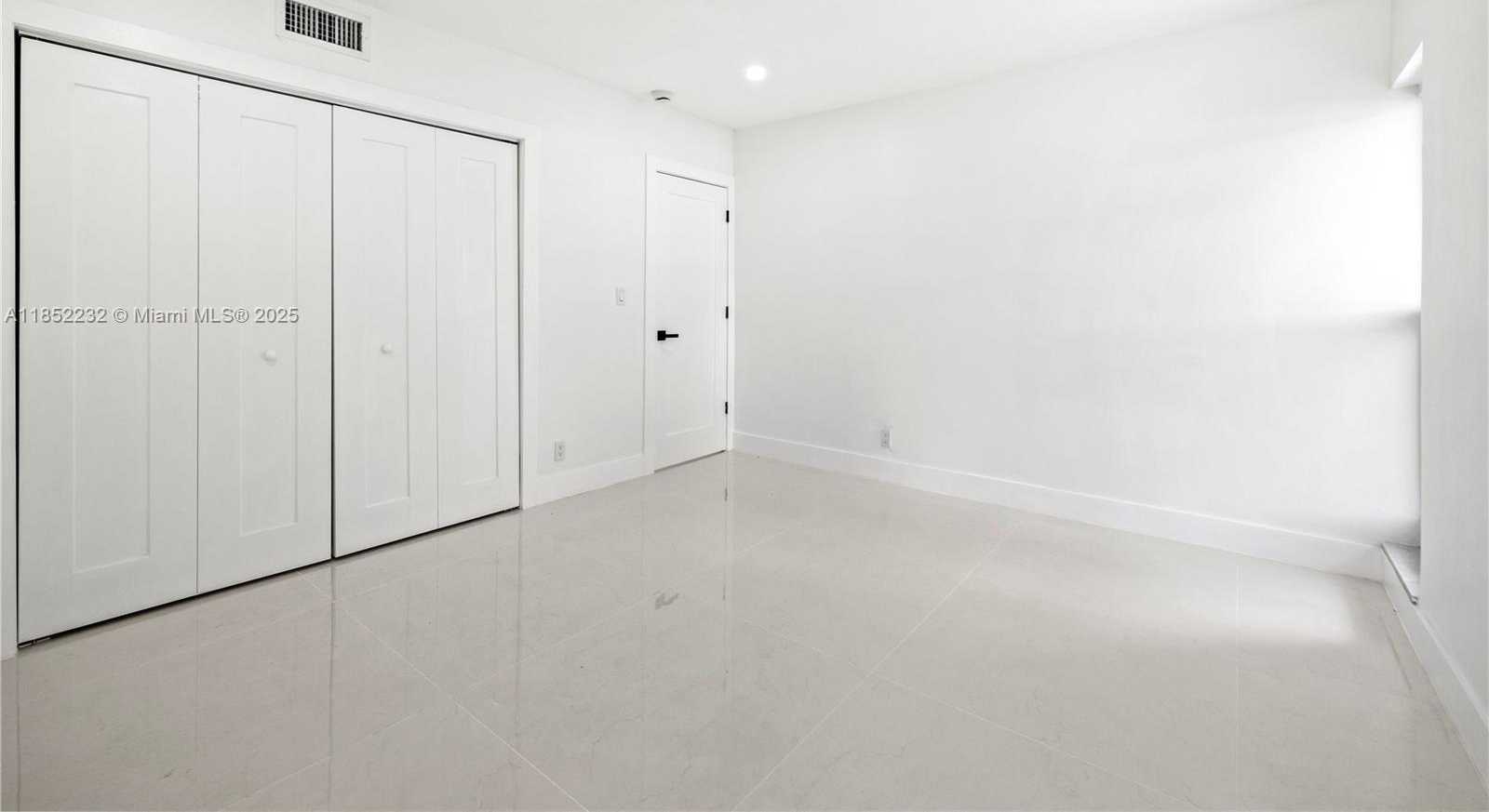 Small Image of 5000 BAYBERRY LN, Tamarac Number 20
