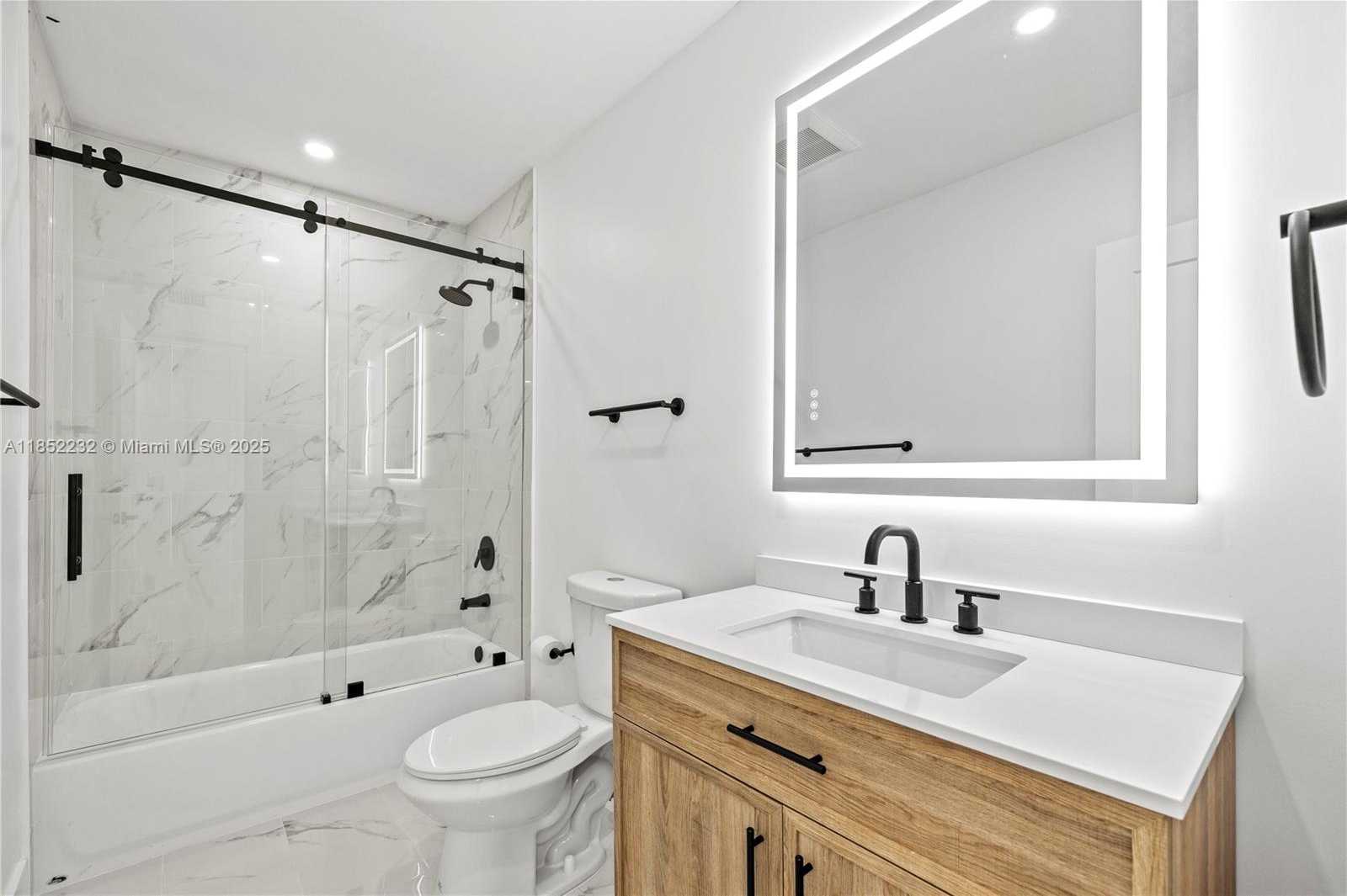 Small Image of 5000 BAYBERRY LN, Tamarac Number 21