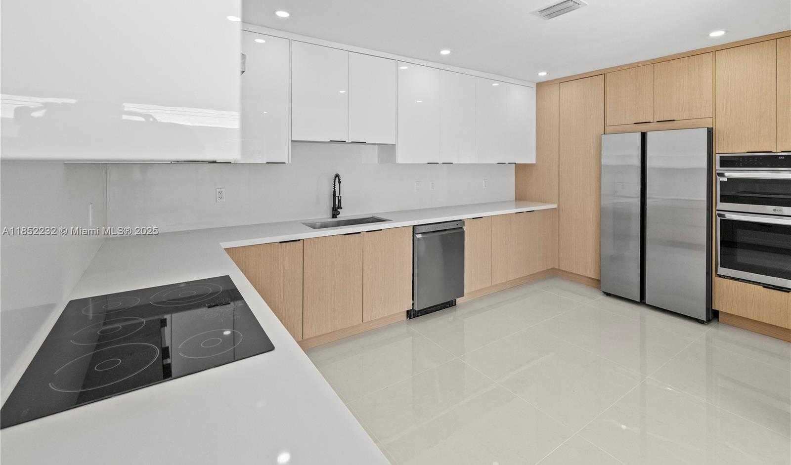 Small Image of 5000 BAYBERRY LN, Tamarac Number 3