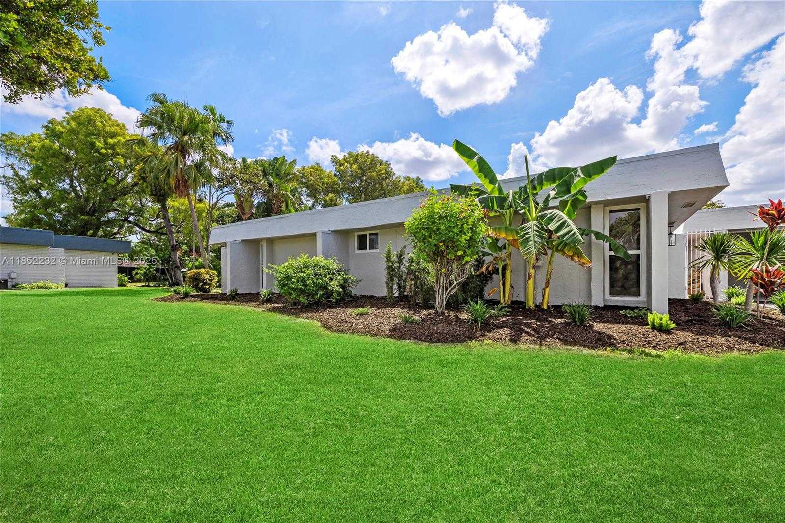 Small Image of 5000 BAYBERRY LN, Tamarac Number 35
