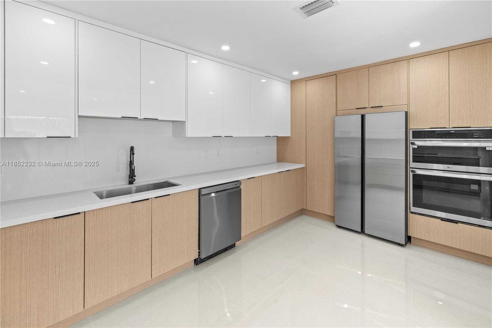 Small Image of 5000 BAYBERRY LN, Tamarac Number 4