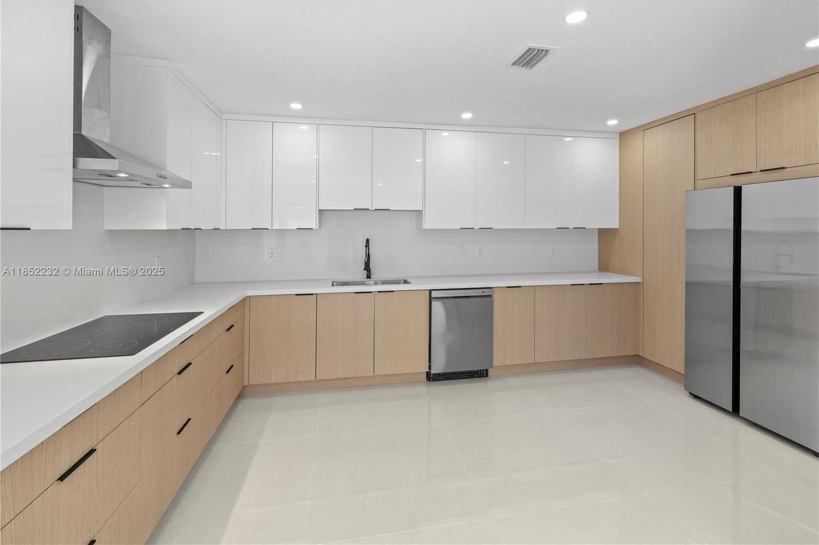 Small Image of 5000 BAYBERRY LN, Tamarac Number 6