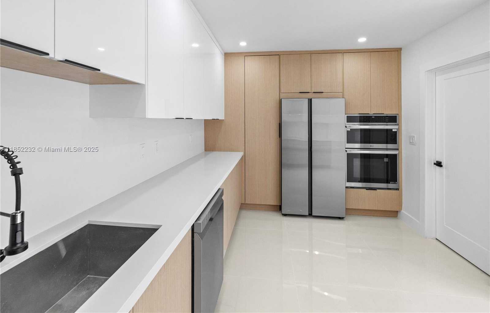 Small Image of 5000 BAYBERRY LN, Tamarac Number 7