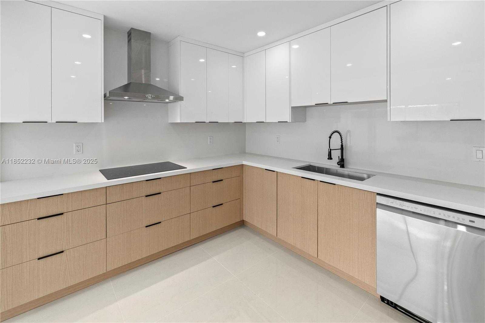 Small Image of 5000 BAYBERRY LN, Tamarac Number 8