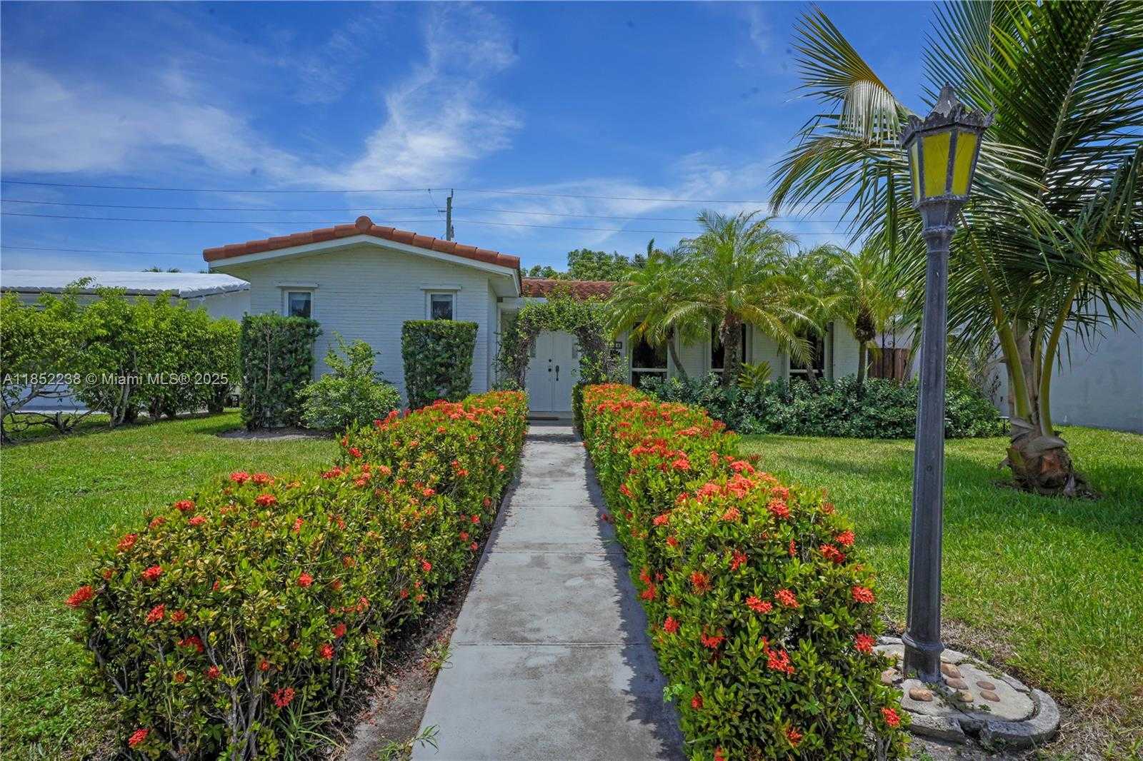 Small Image of 1144 JOHNSON ST, Hollywood Number 20