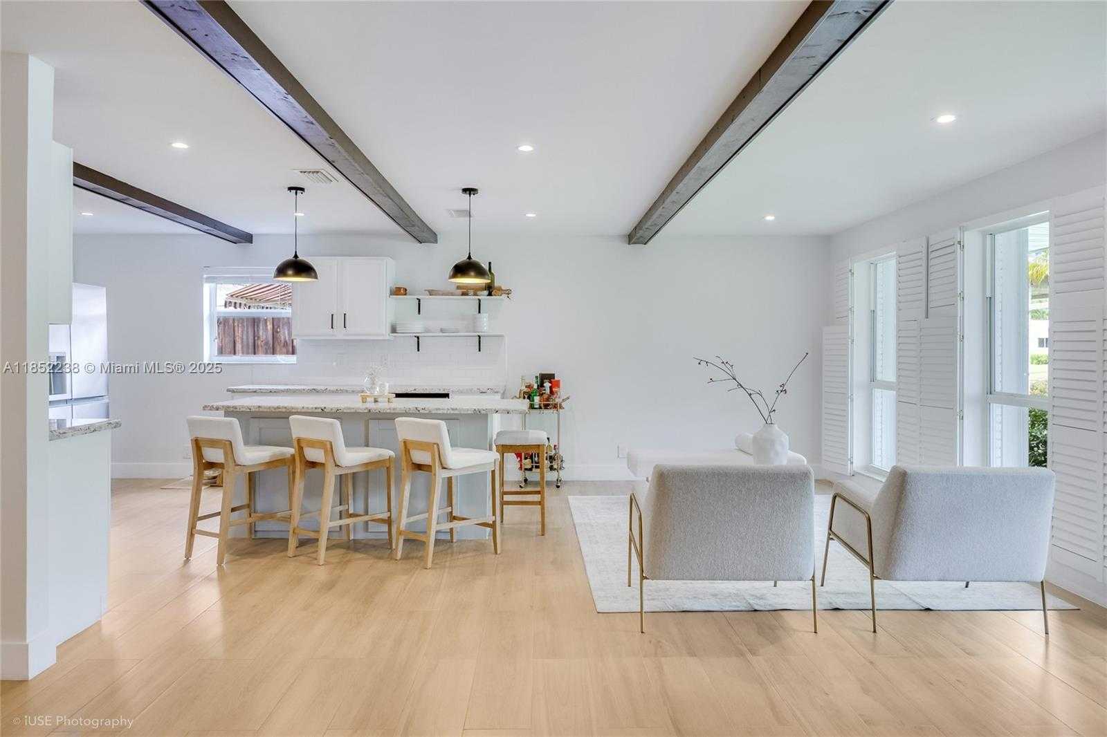 Small Image of 1144 JOHNSON ST, Hollywood Number 5