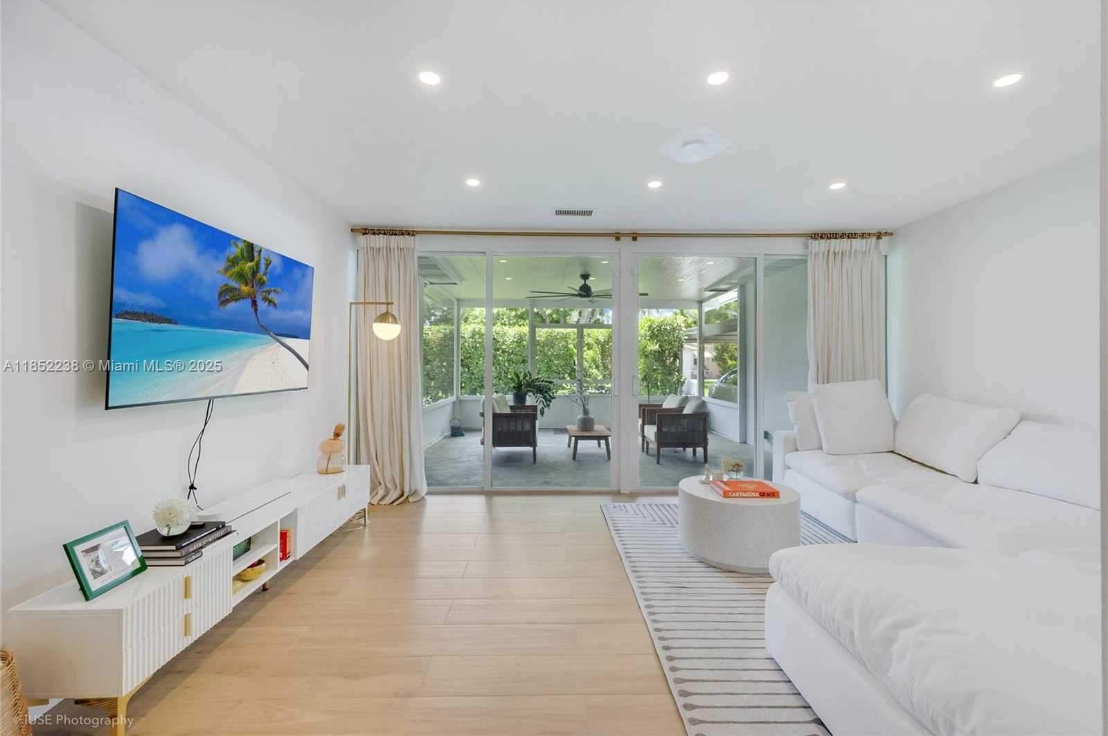 Small Image of 1144 JOHNSON ST, Hollywood Number 7
