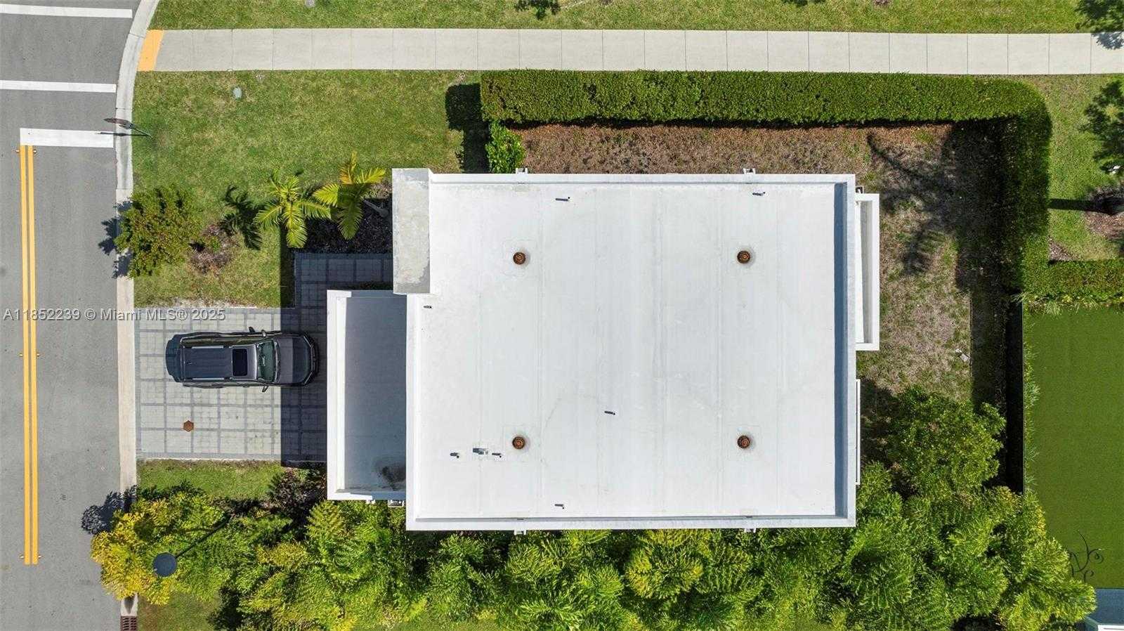 Small Image of 6810 NORTH WEST 103RD PL, Doral Number 15