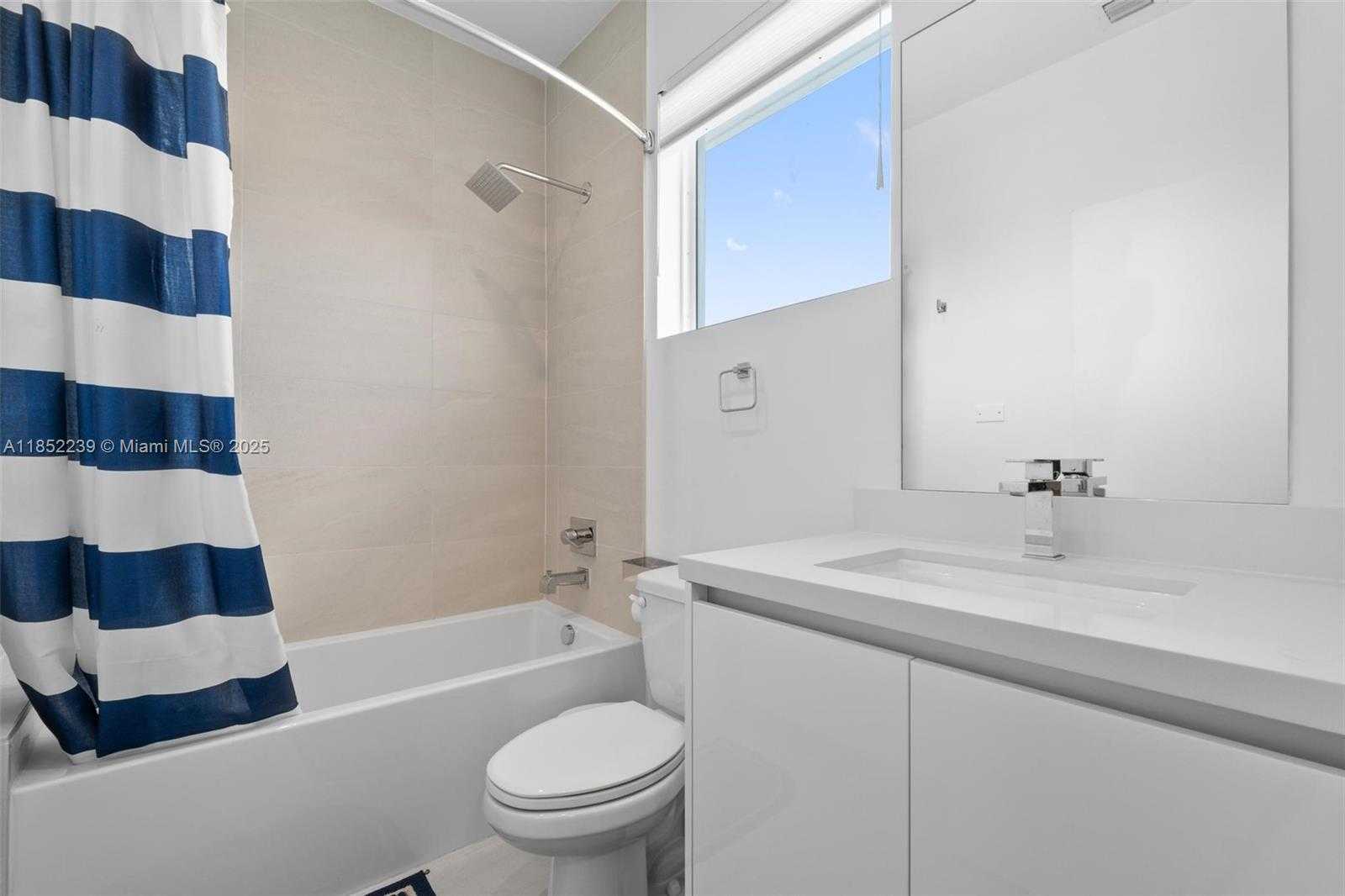 Small Image of 6810 NORTH WEST 103RD PL, Doral Number 21