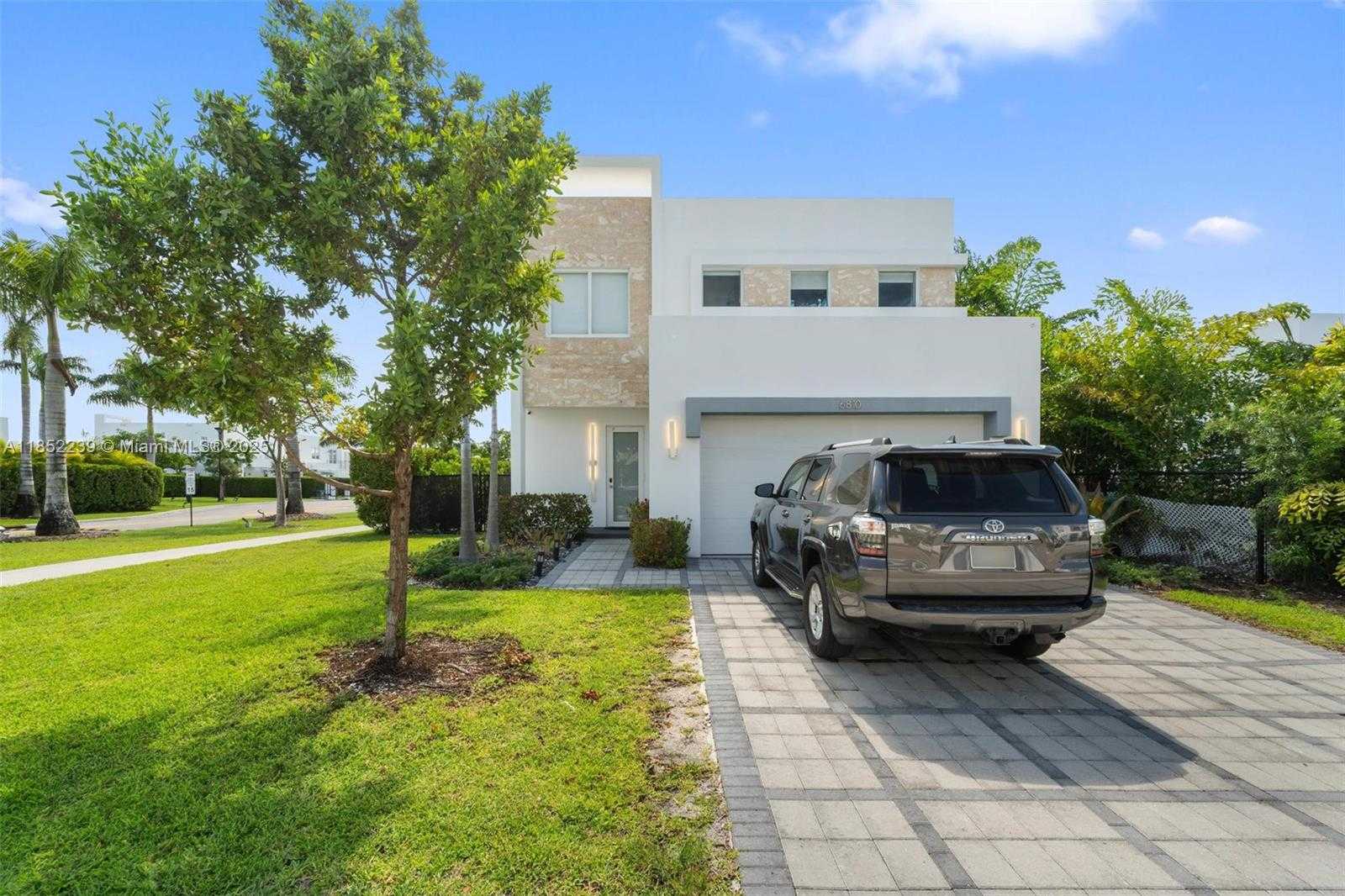 Small Image of 6810 NORTH WEST 103RD PL, Doral Number 23