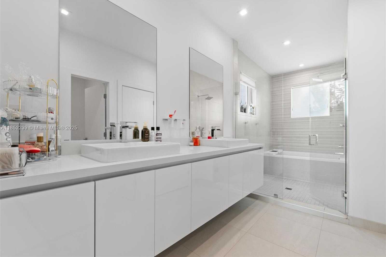 Small Image of 6810 NORTH WEST 103RD PL, Doral Number 25