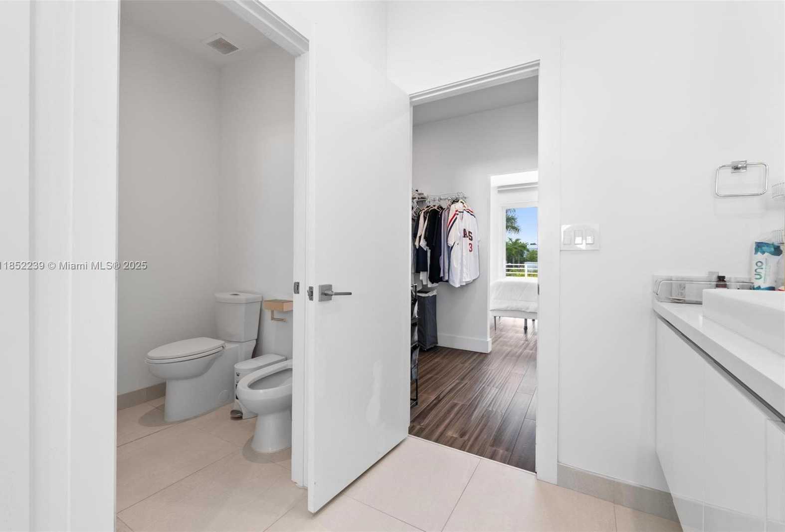 Small Image of 6810 NORTH WEST 103RD PL, Doral Number 27