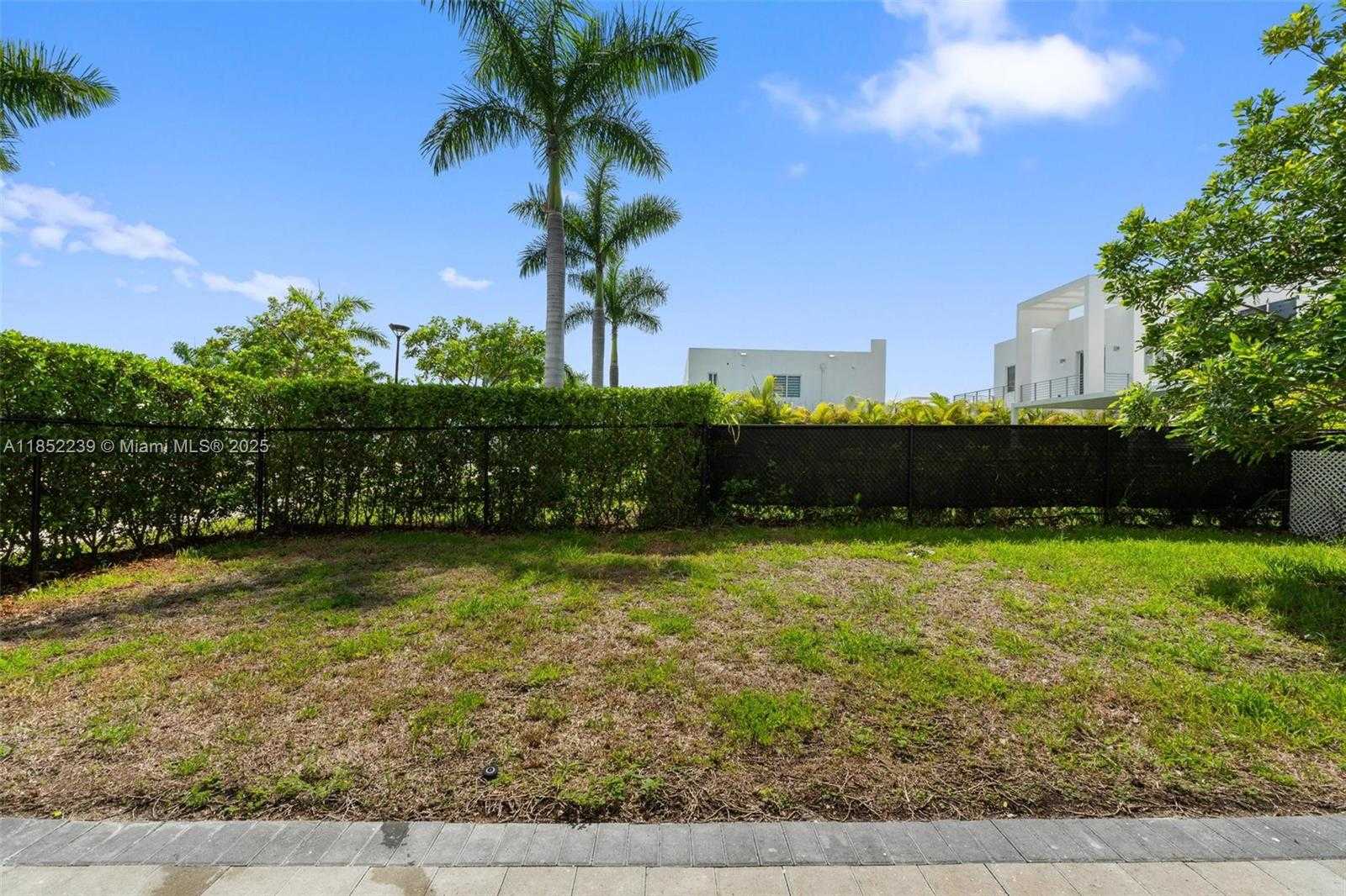 Small Image of 6810 NORTH WEST 103RD PL, Doral Number 32