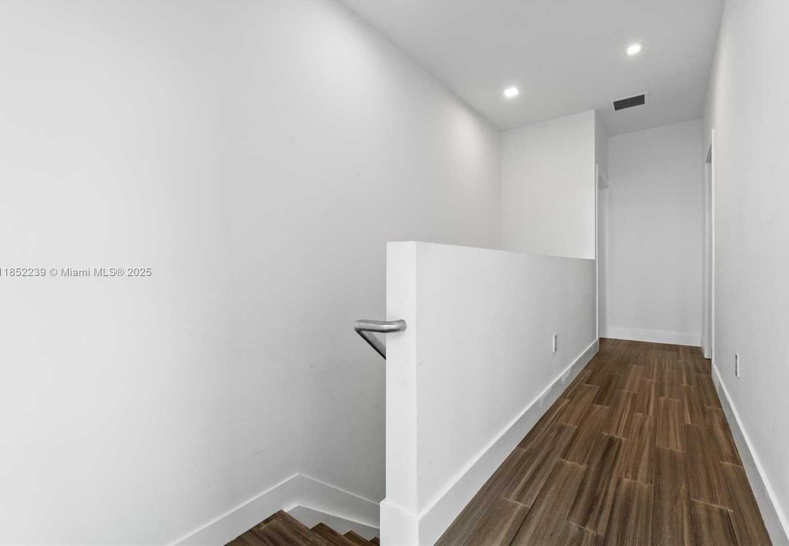 Small Image of 6810 NORTH WEST 103RD PL, Doral Number 35