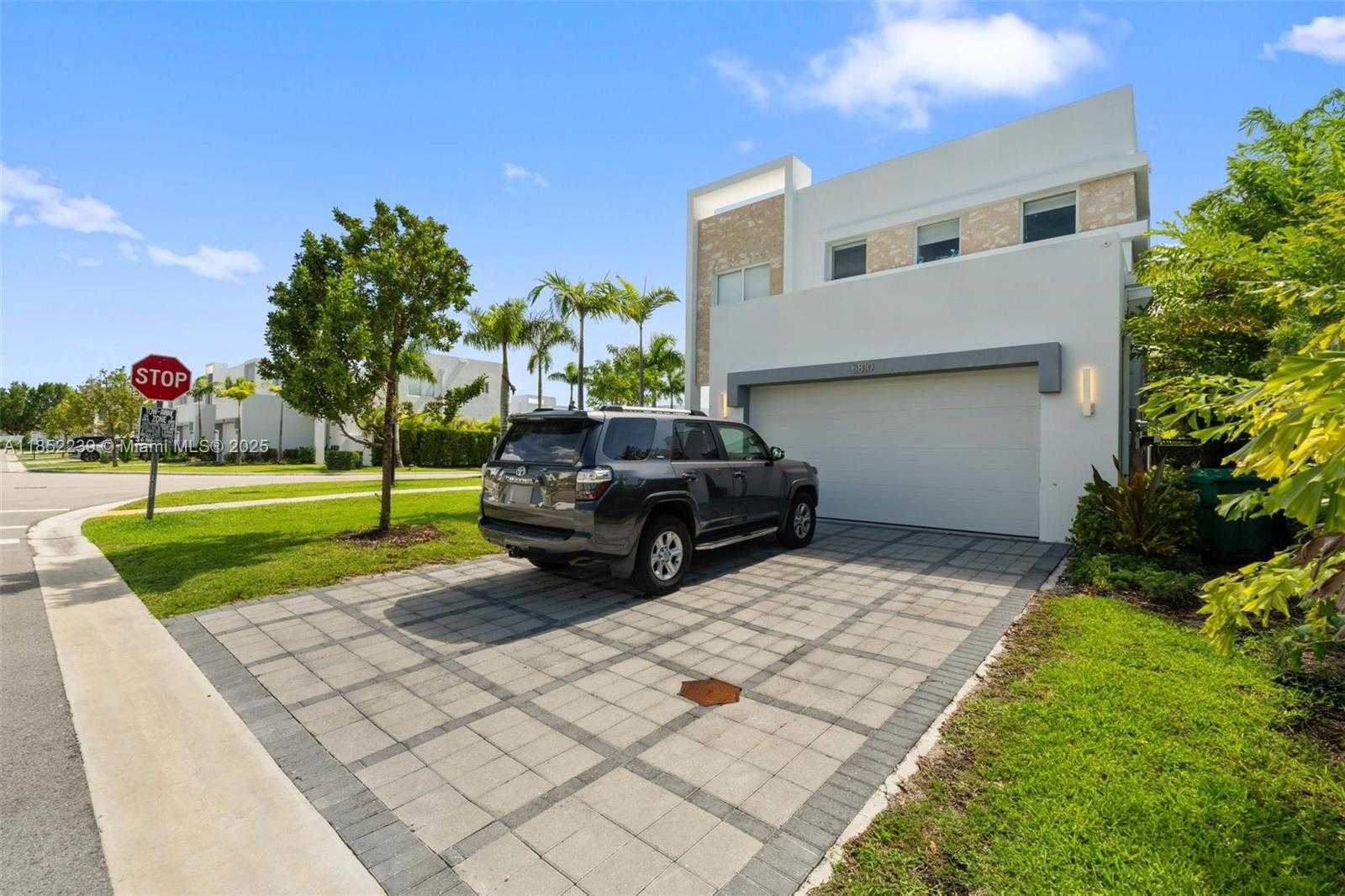 Small Image of 6810 NORTH WEST 103RD PL, Doral Number 40
