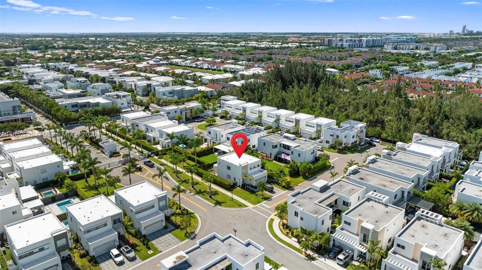 Small Image of 6810 NORTH WEST 103RD PL, Doral Number 7