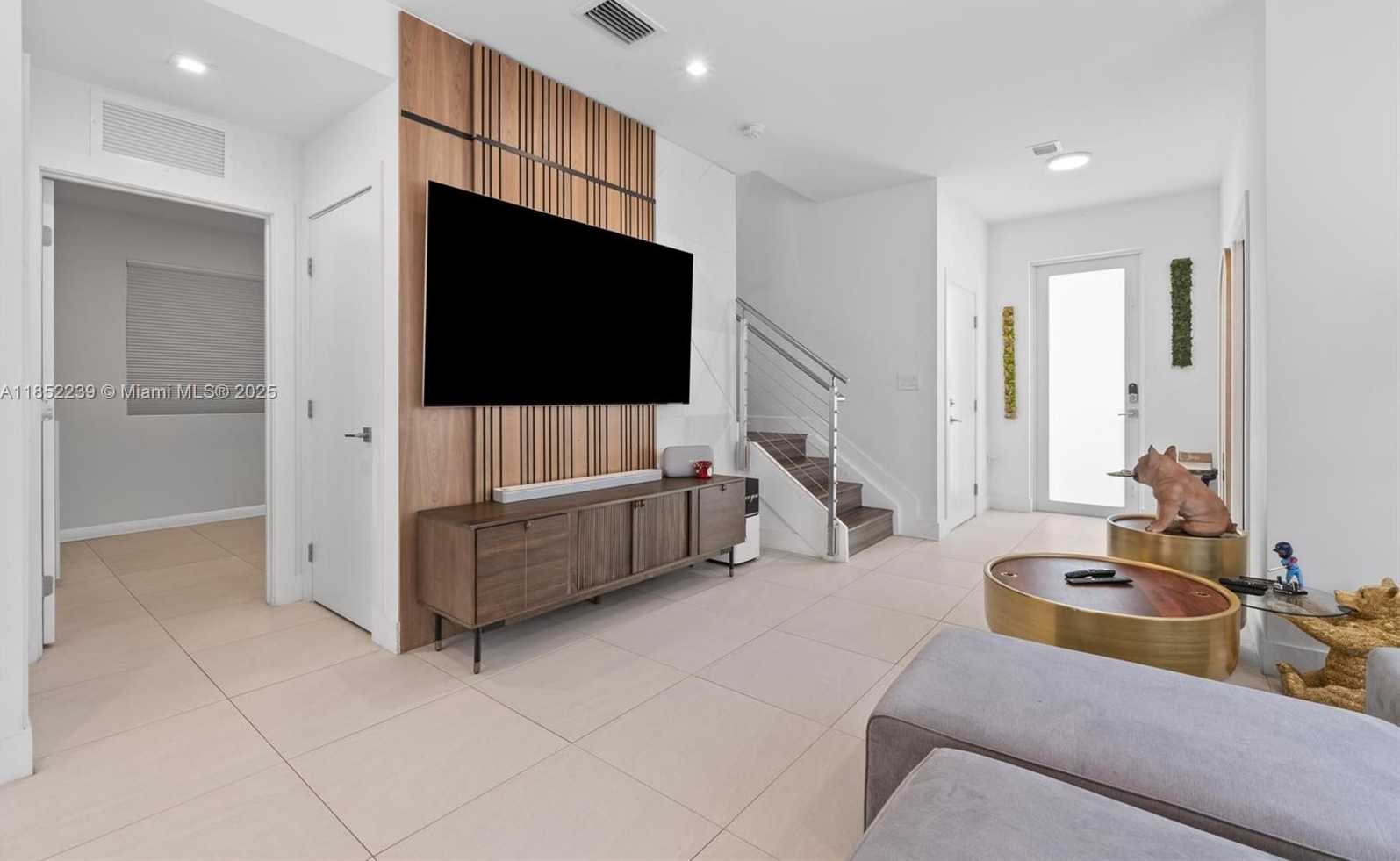 Small Image of 6810 NORTH WEST 103RD PL, Doral Number 9