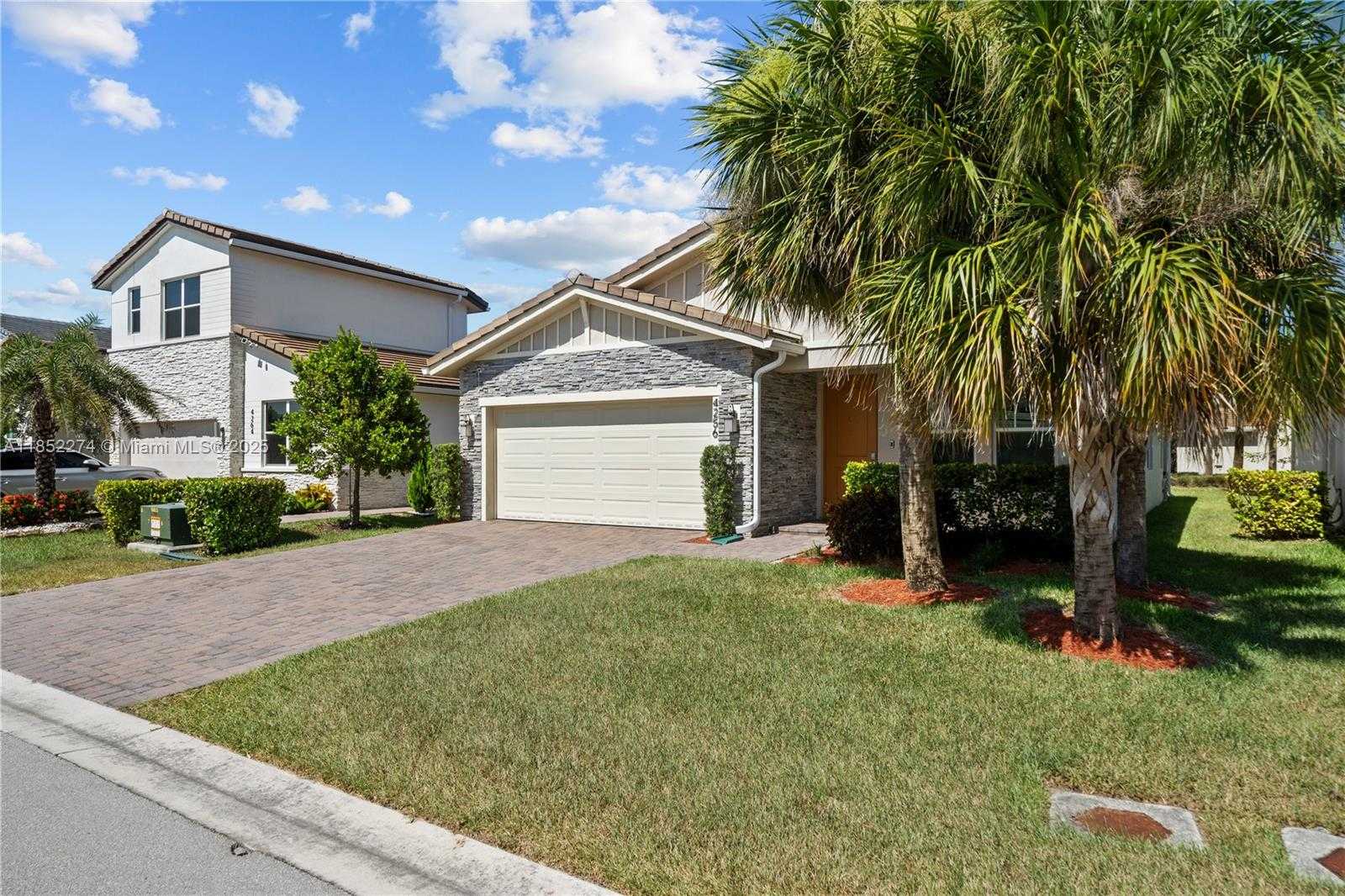 Small Image of 4256 MARINA WAY, Deerfield Beach Number 3