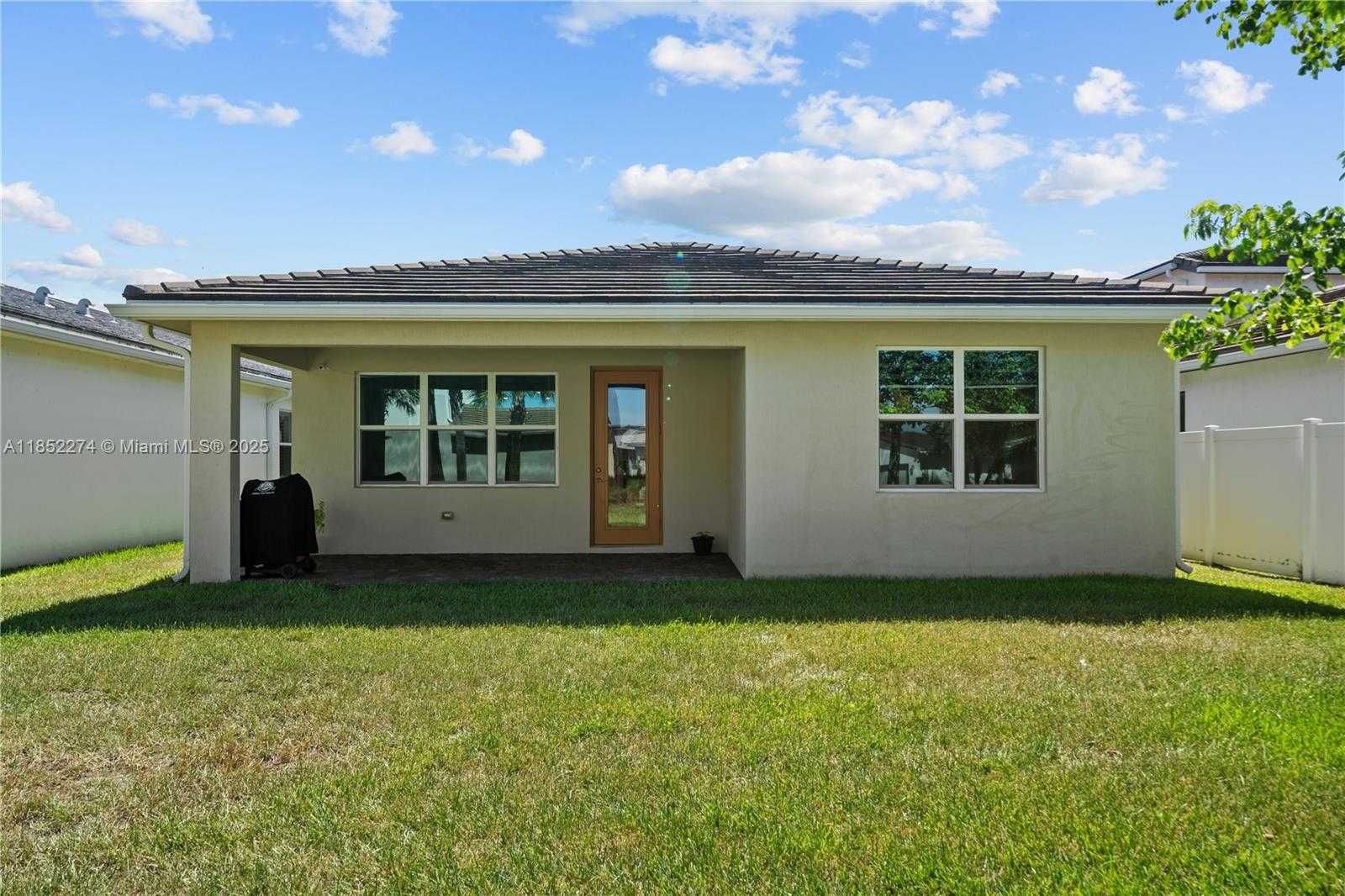 Small Image of 4256 MARINA WAY, Deerfield Beach Number 32