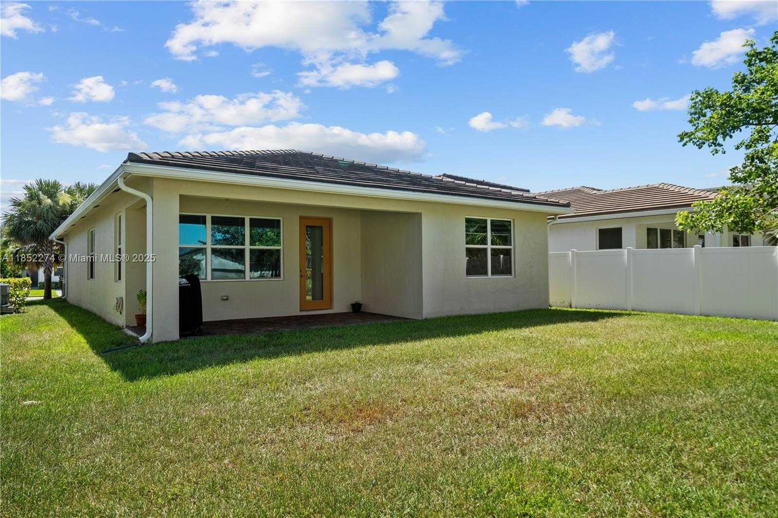 Small Image of 4256 MARINA WAY, Deerfield Beach Number 33