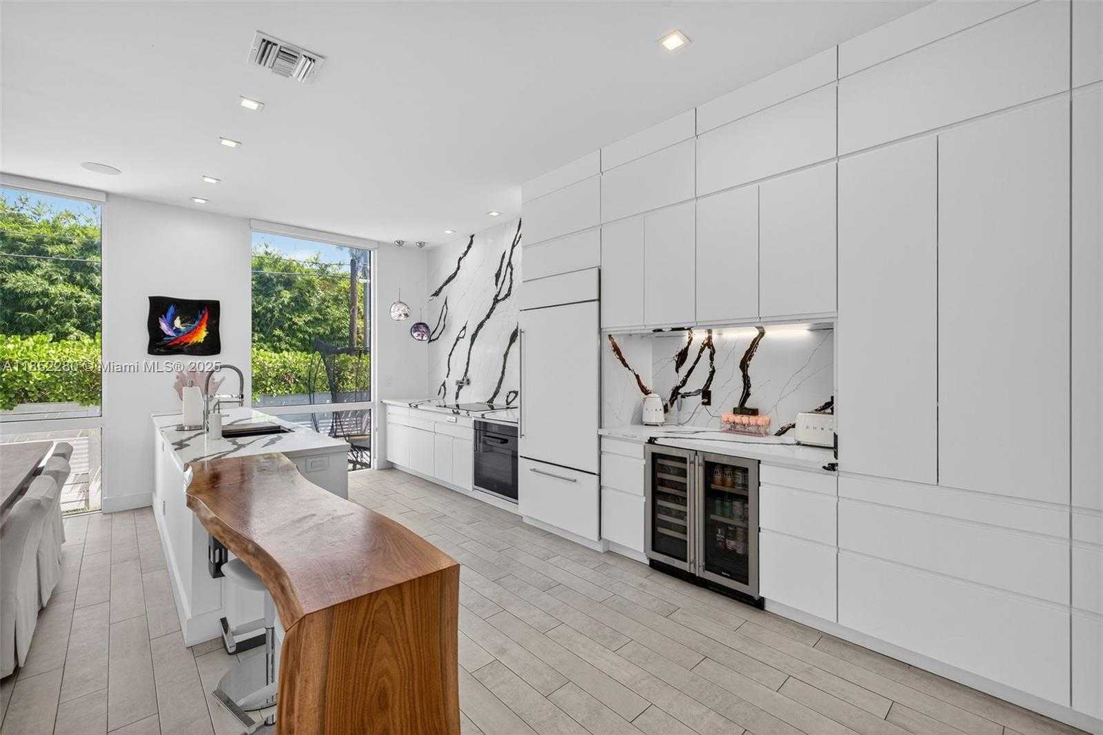Small Image of 1243 WASHINGTON ST, Hollywood Number 11