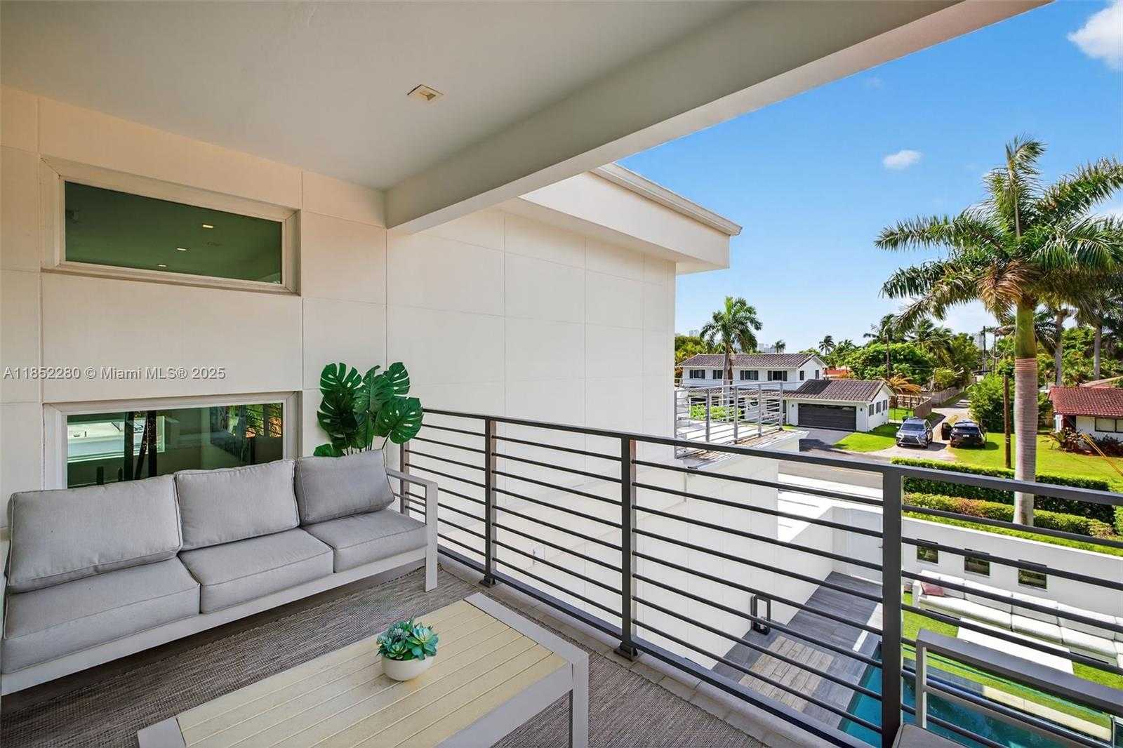 Small Image of 1243 WASHINGTON ST, Hollywood Number 16