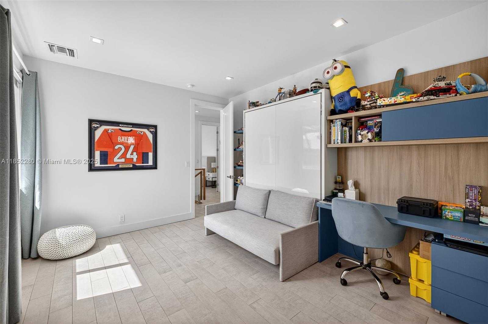 Small Image of 1243 WASHINGTON ST, Hollywood Number 23