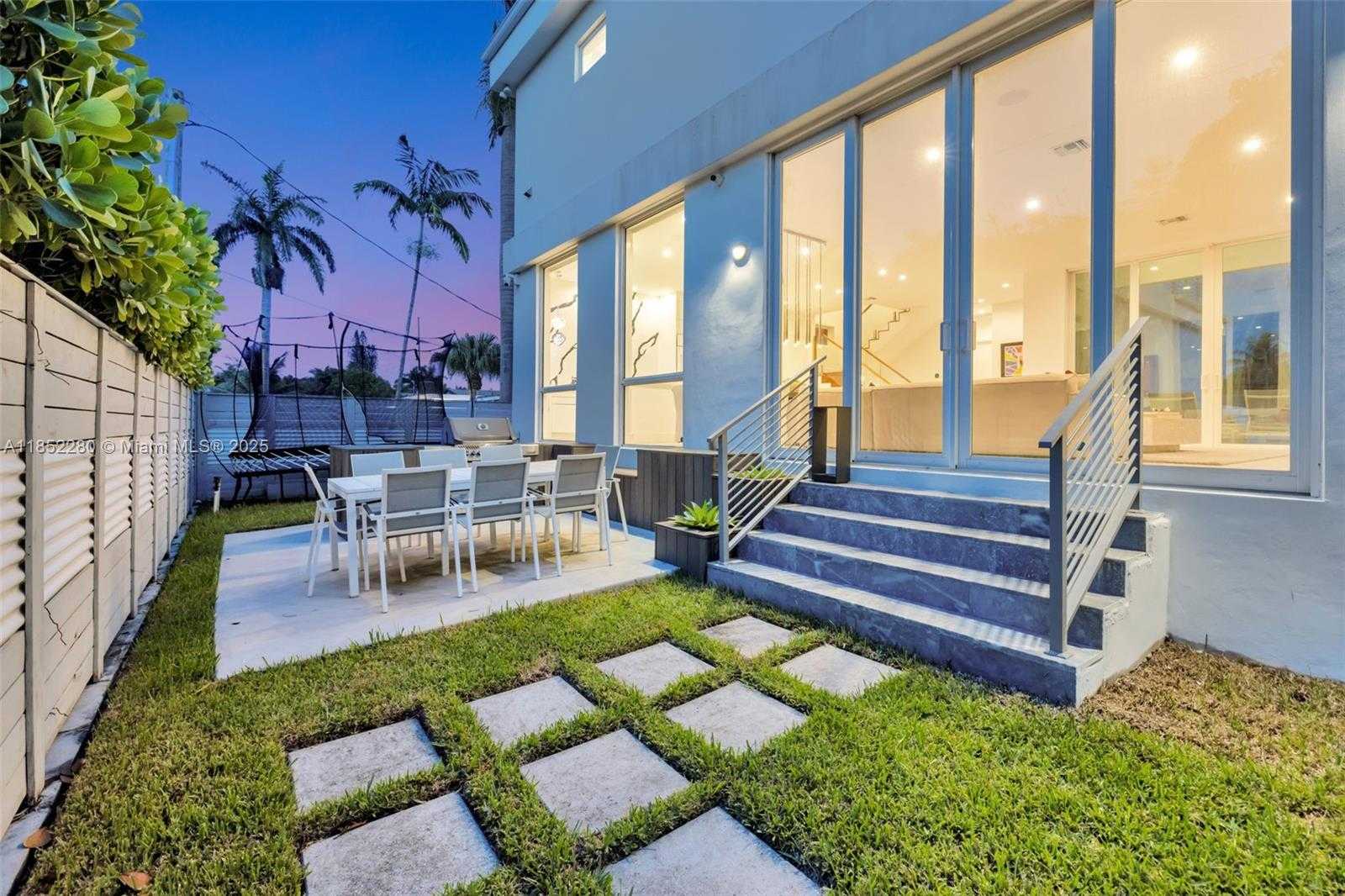 Small Image of 1243 WASHINGTON ST, Hollywood Number 26