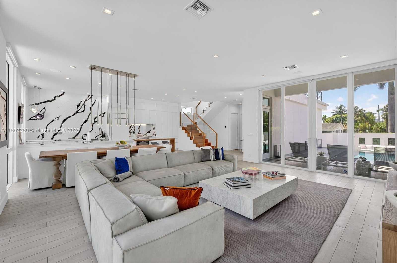 Small Image of 1243 WASHINGTON ST, Hollywood Number 7