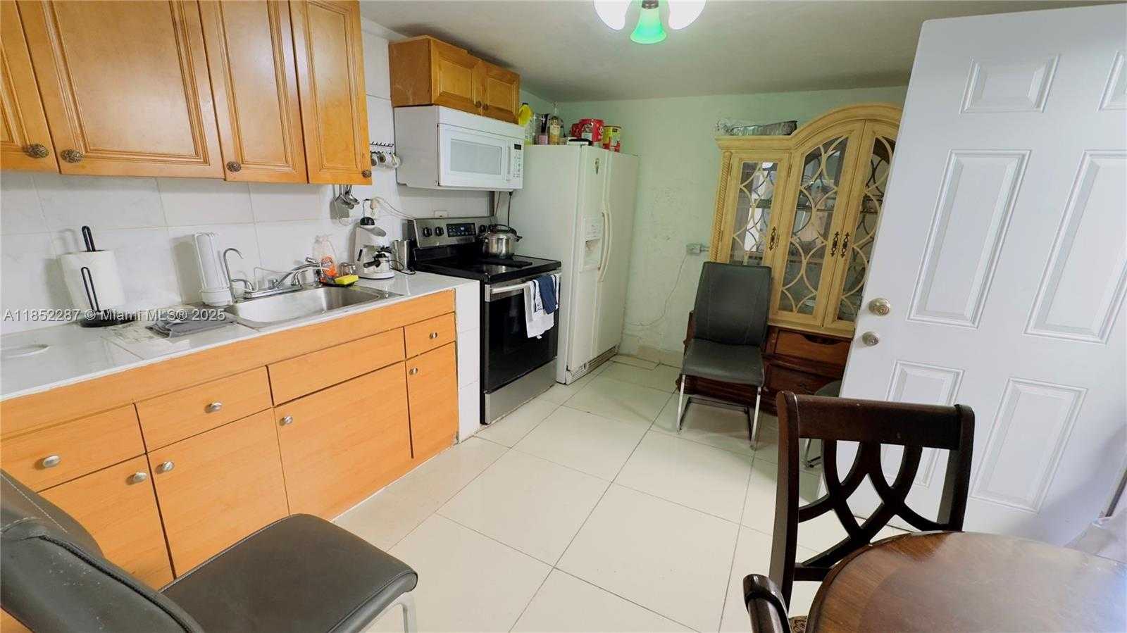 Small Image of 509 EAST 21ST ST, Hialeah Number 19