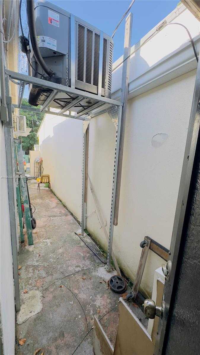 Small Image of 509 EAST 21ST ST, Hialeah Number 24