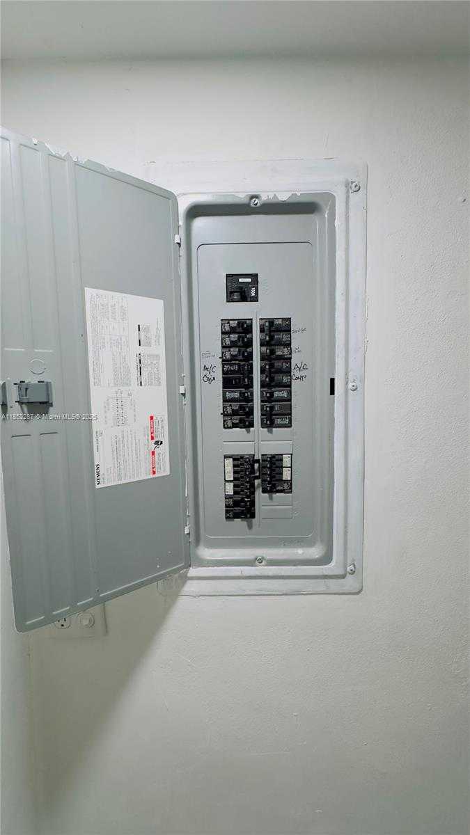 Small Image of 509 EAST 21ST ST, Hialeah Number 9